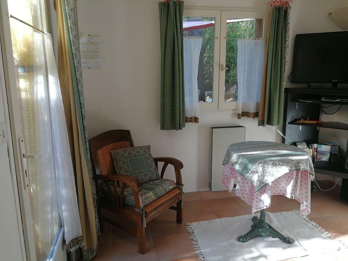 La Genestiere Bed & Breakfast Clermont-lʼHérault Exterior foto